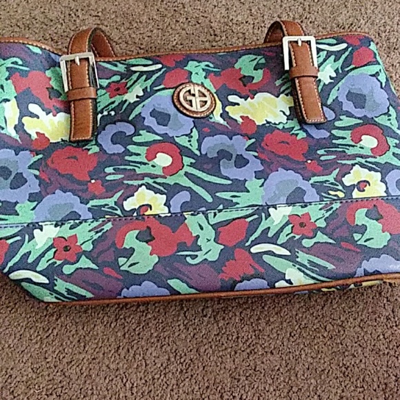 Purse - Picture 1 of 3